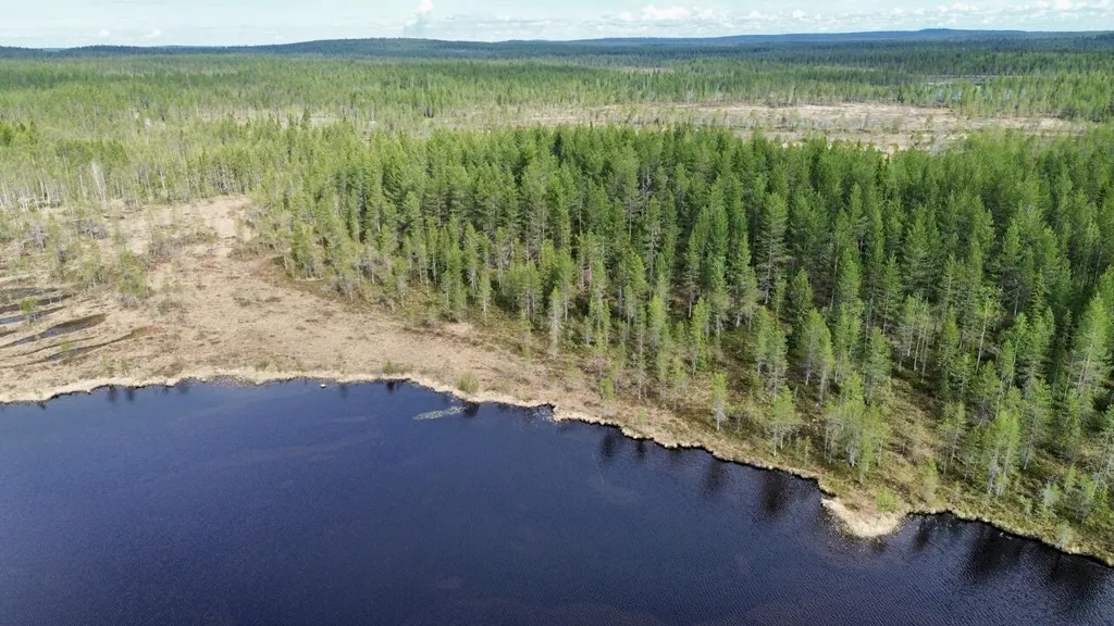 Vue aérienne - Unbuilt Plot with Lakefront in Kuusamo
