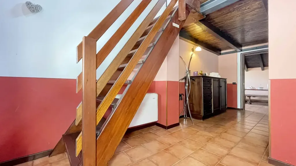 Villa with Equestrian Centre in Ameno
