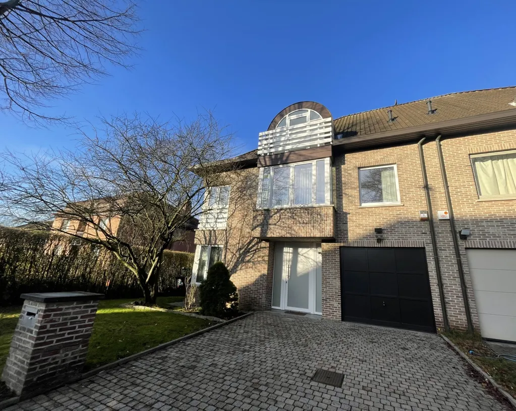 Extérieur - Maison 3 Façades avec Jardin à Wezembeek-Oppem