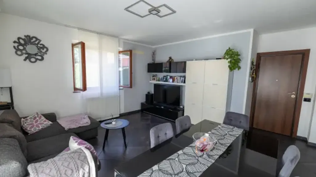 Elutuba - Ground Floor Apartment with Garden in Cameri