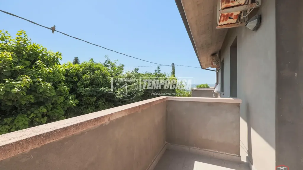 Rõdu - Spacious Triplex with Terrace in Coriano