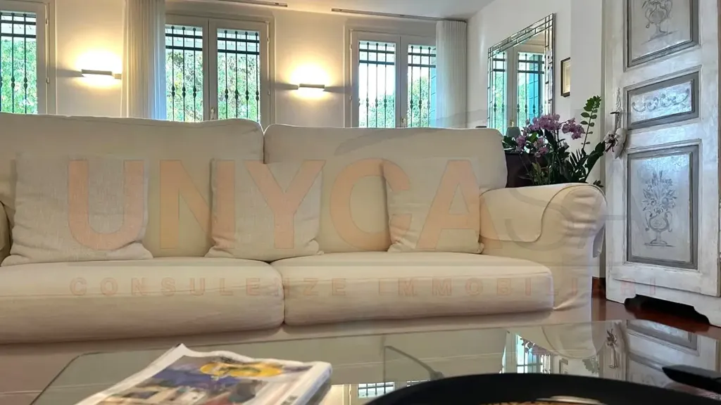 Living Room - Villa with Private Park in Padova