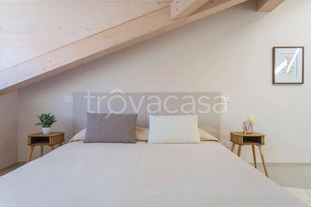 Chambres - Mansard Apartment with Lift in Busca