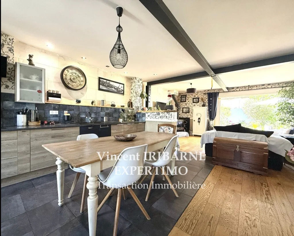 Salle à manger - Maison de ville avec jardin au centre de Saintes