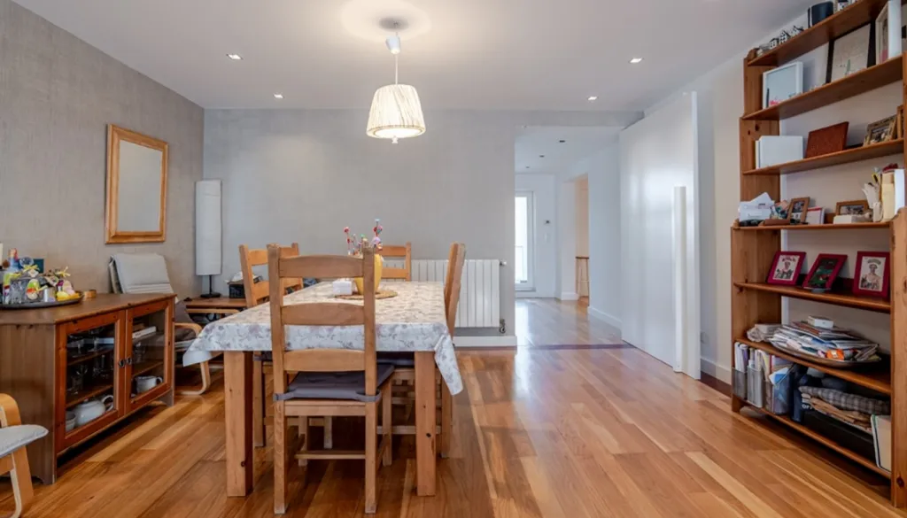 Dining Room - Luxury 4-Bedroom Apartment in Foz do Douro