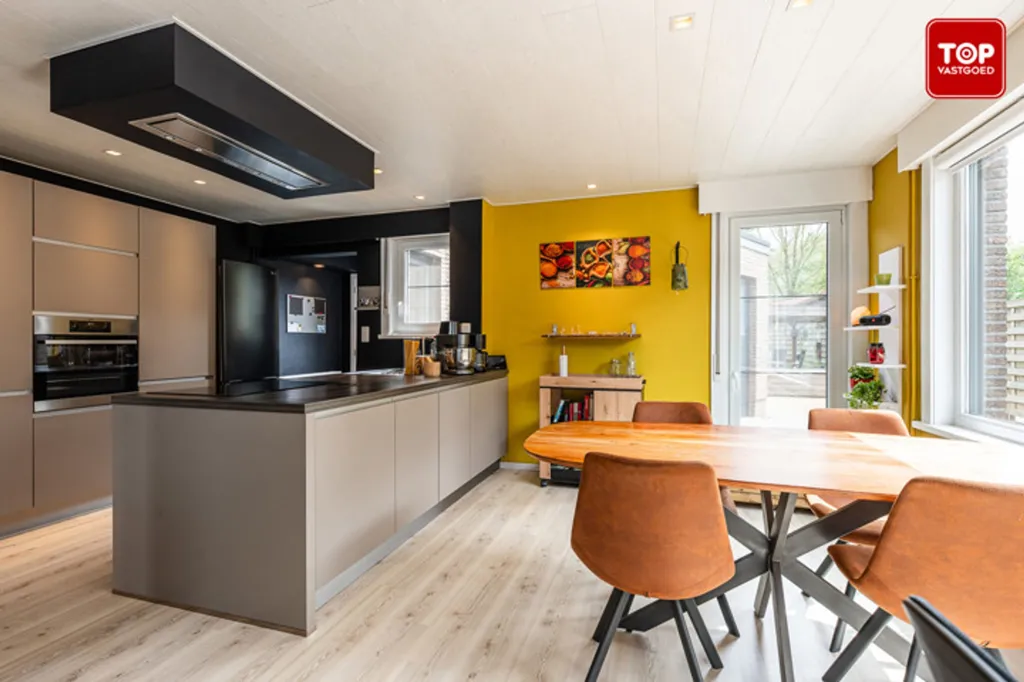 Half-Open House with Garden in Evergem