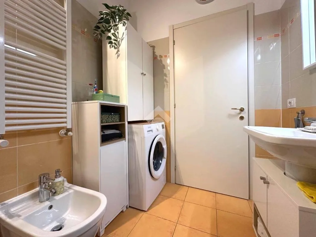 Salles de bain - Attico with Balcony in Crespiatica