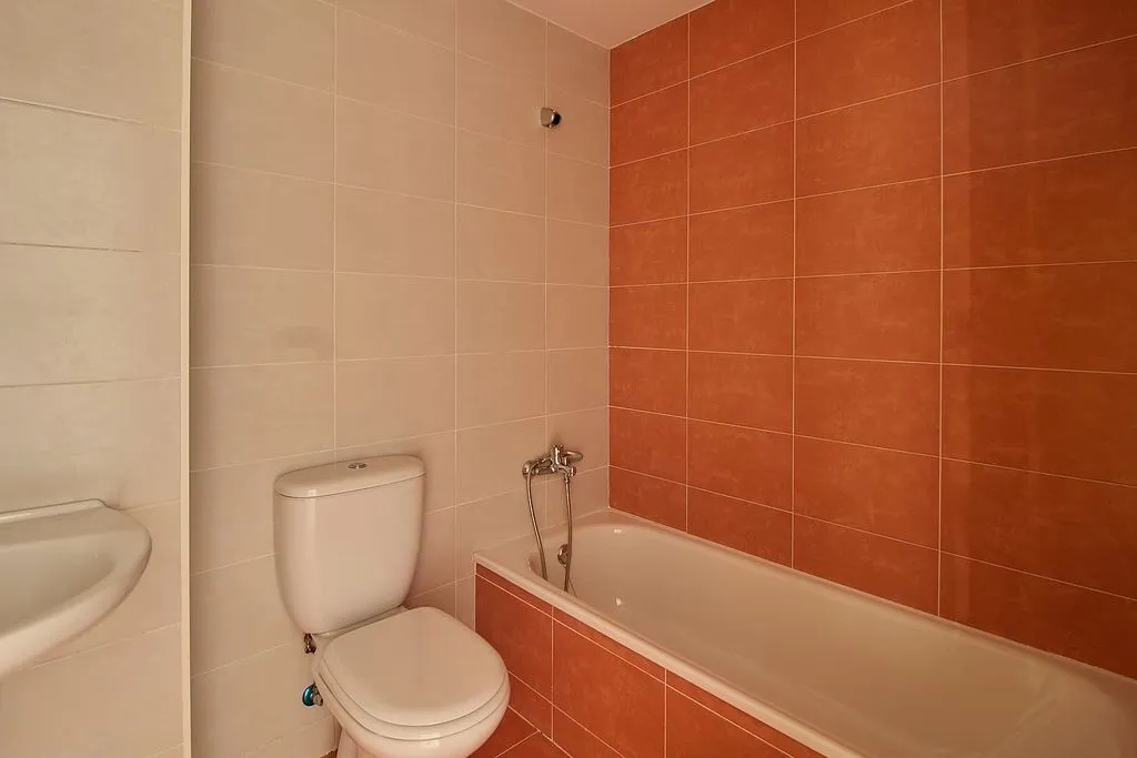 Vannitoad - Modern Flat with Balcony in Albal