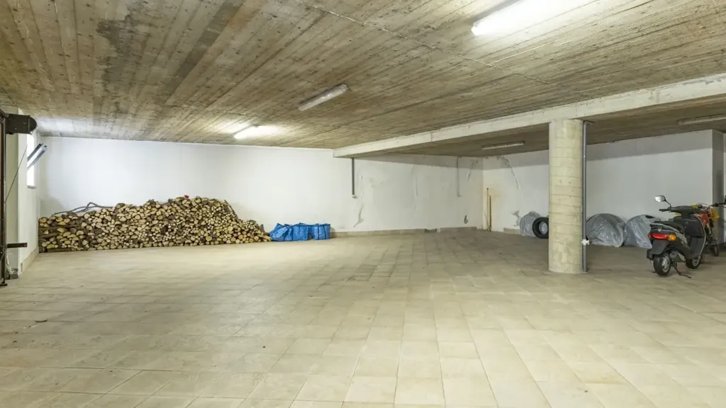 Garage - Historic Villa with Panoramic Views in Grignasco