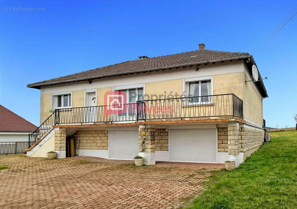Extérieur - Maison avec Jardin et Sous-sol à Soucy