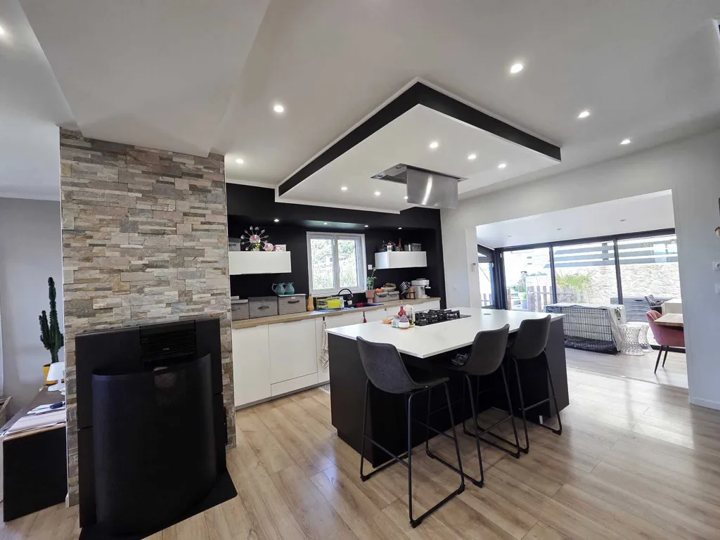 Cuisine - Villa Rénovée avec Piscine sur les Hauteurs de Penne d'Agenais