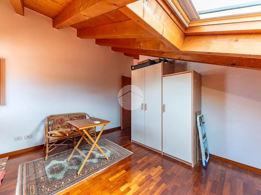 Toad - Mansarded Apartment with Balcony in Uboldo