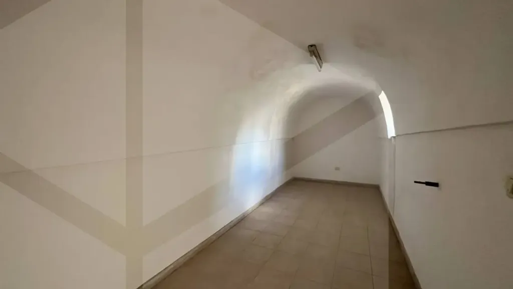 Esik - Trilocale with Terrace in Central Ostuni