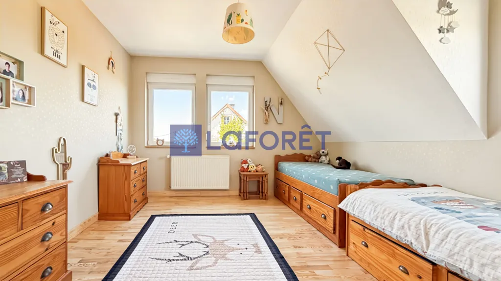 Magamistoad - Spacious House with Pool in Adamswiller
