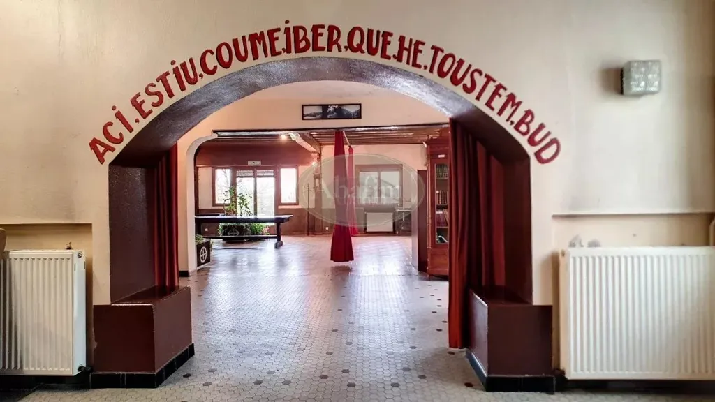 hallway_entrance