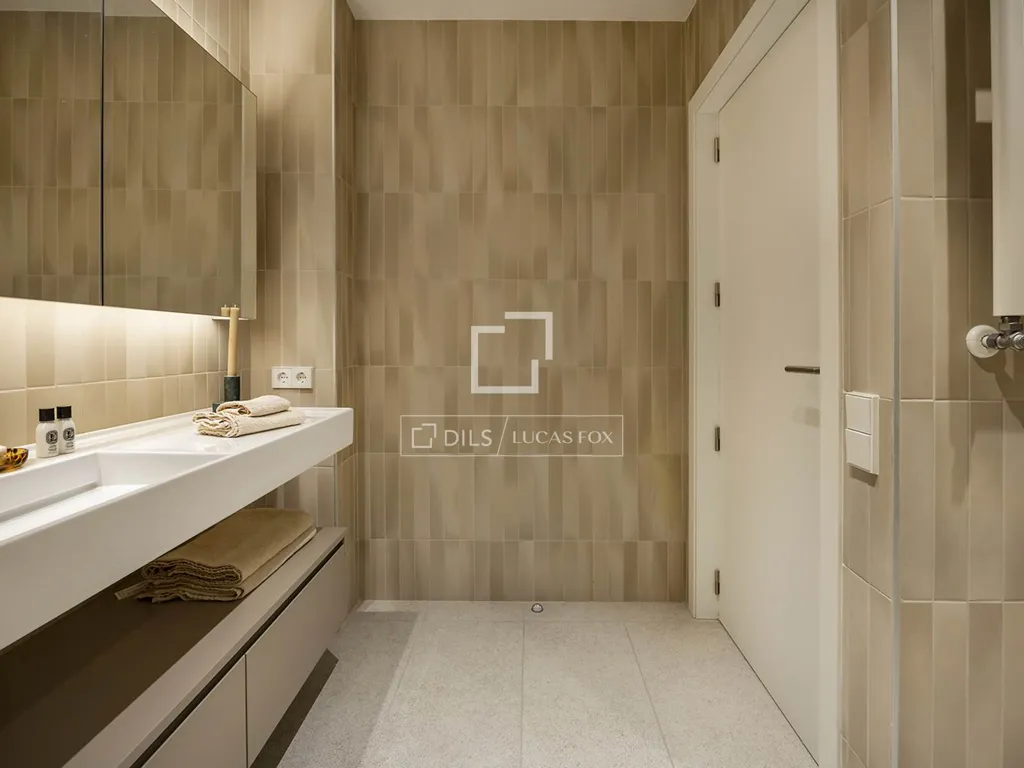Salles de bain - Renovated Apartment with Terrace in Eixample Right