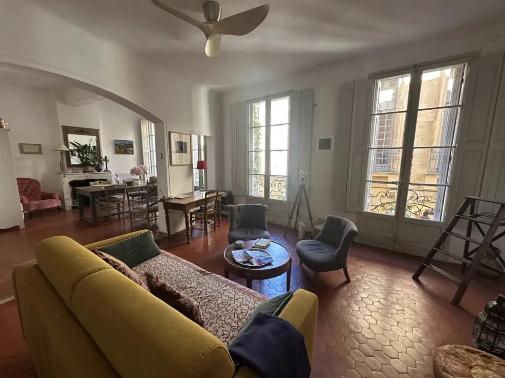 Séjour - Appartement 2 Pièces avec Balcons dans le Centre Historique d'Aix-en-Provence