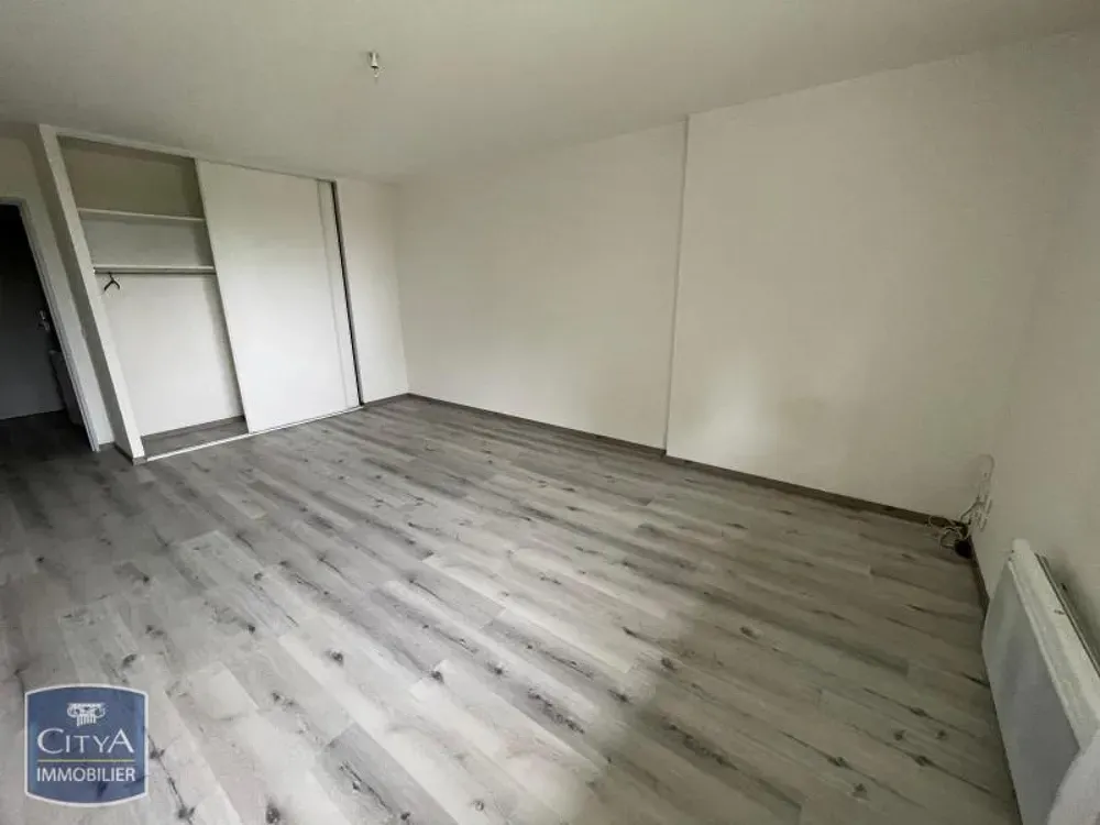 Toad - 1-Bedroom Apartment with Pool in Pau