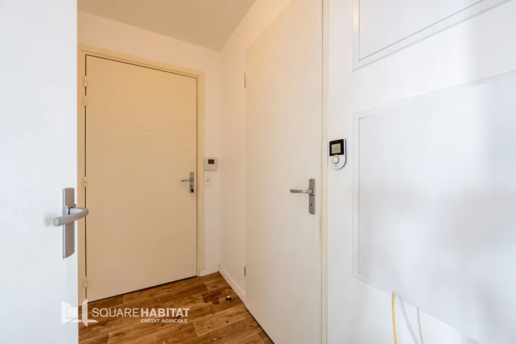 Esik - 2-Bed Apartment with Balcony in Lormont