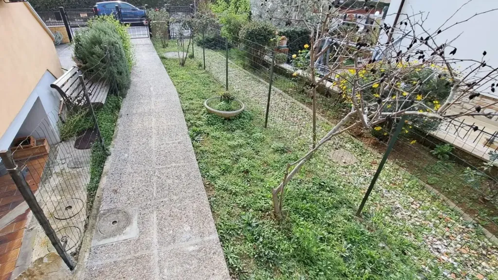 Jardin - Terraced Apartment with Garage in Rosignano Solvay