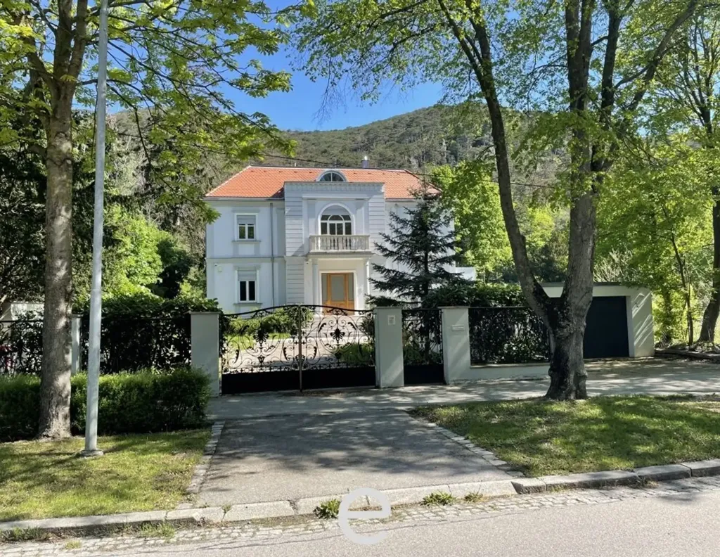 Außenansicht - Historische Villa mit Garten im Helenenthal