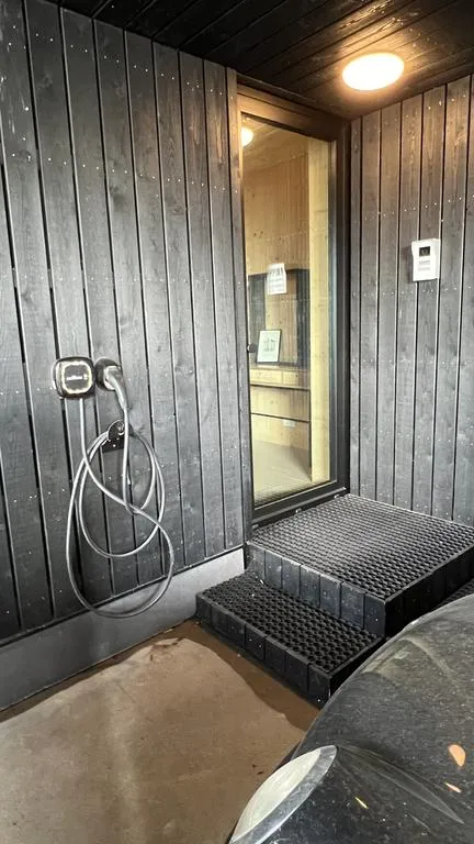 Garaaž - Gloved-in CLT Apartment in Amsterdam North