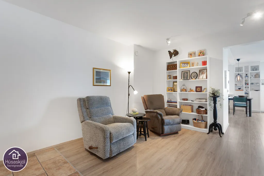 Séjour - Apartment with Panoramic Views in Kopavogur
