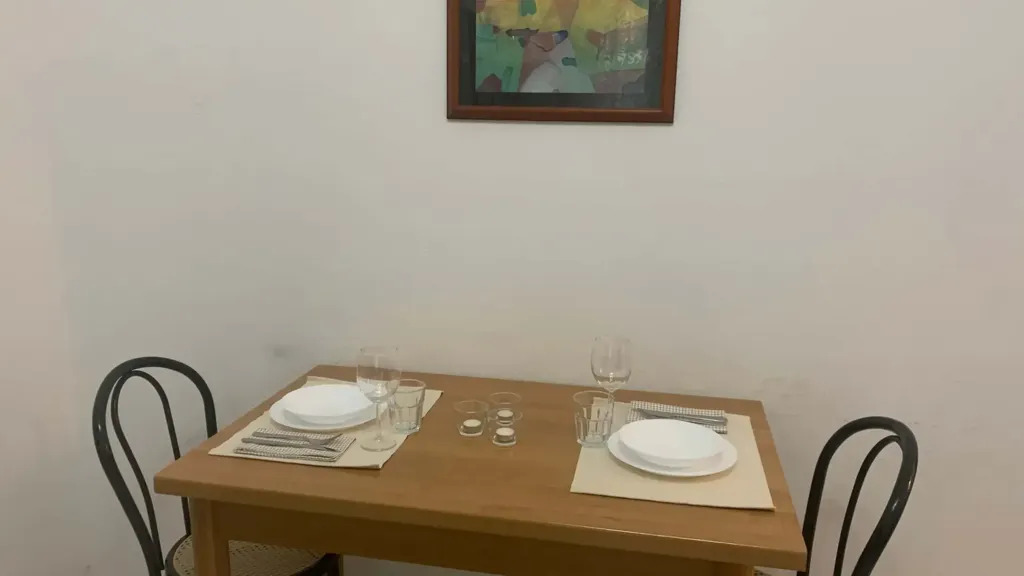 Söögituba - Studio Apartment with Open Kitchen in Milan
