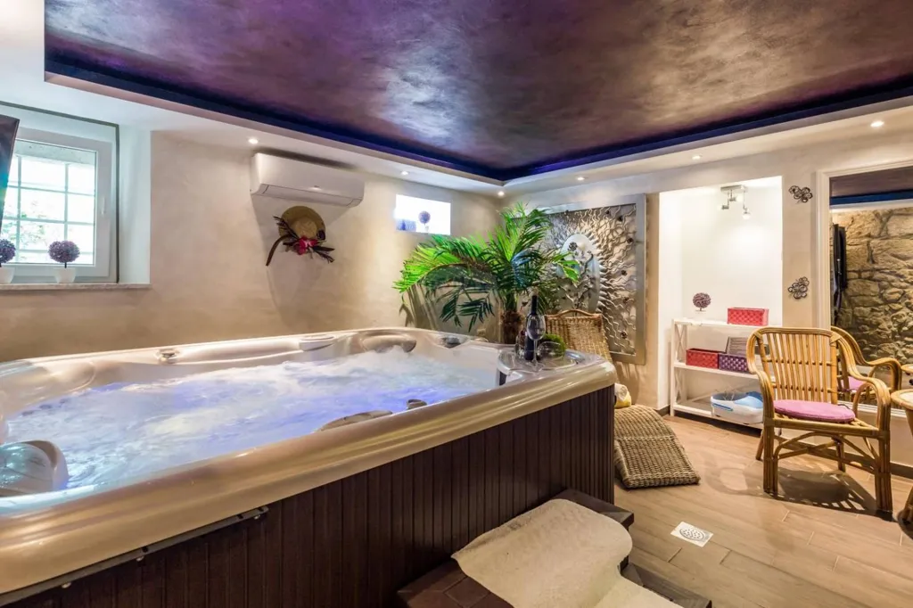 Toad - Villa with Sea View in Tribalj