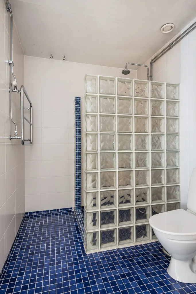 Salles de bain - Apartment with Balcony in Central Umeå