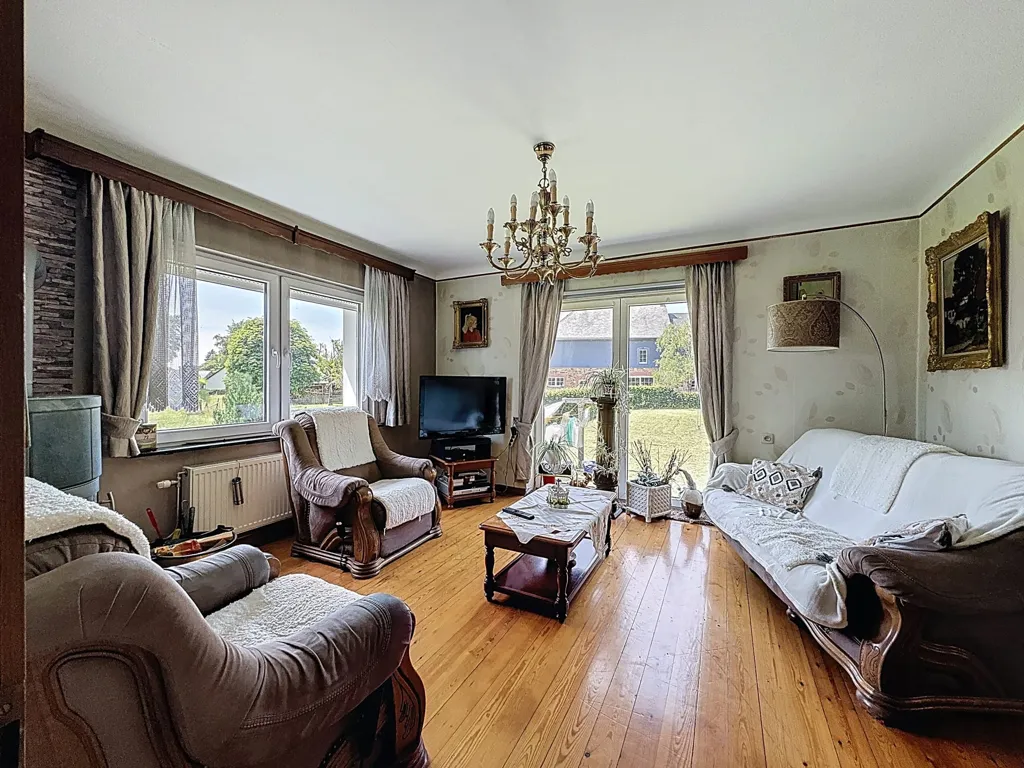 4-bedroom house in Bullange