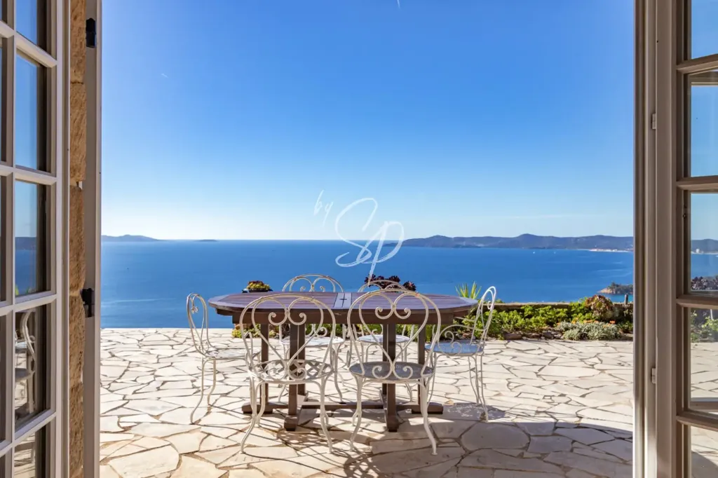 Terrasse - Villa avec vue mer panoramique près de la plage