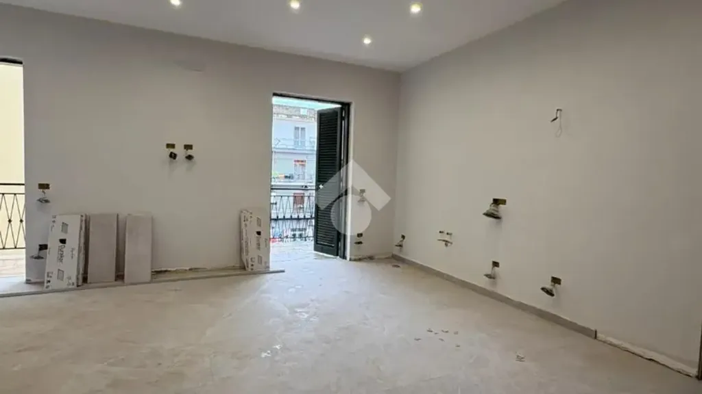Pièces - Modernised Apartment with Balcony in Afragola