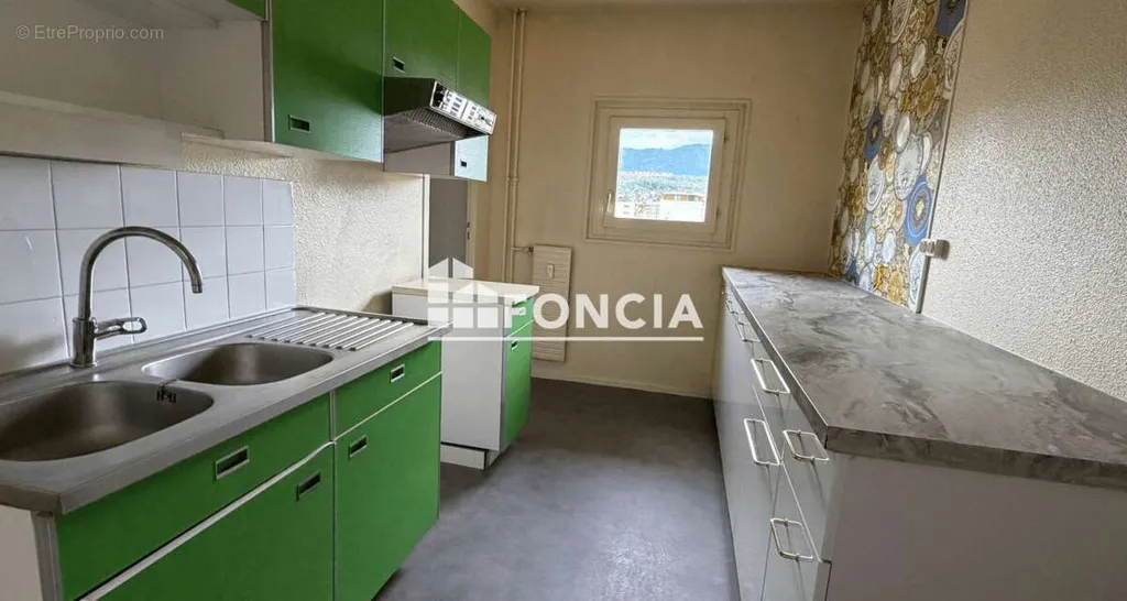Kitchen - Traversing Flat with Balcony in Thonon-les-Bains