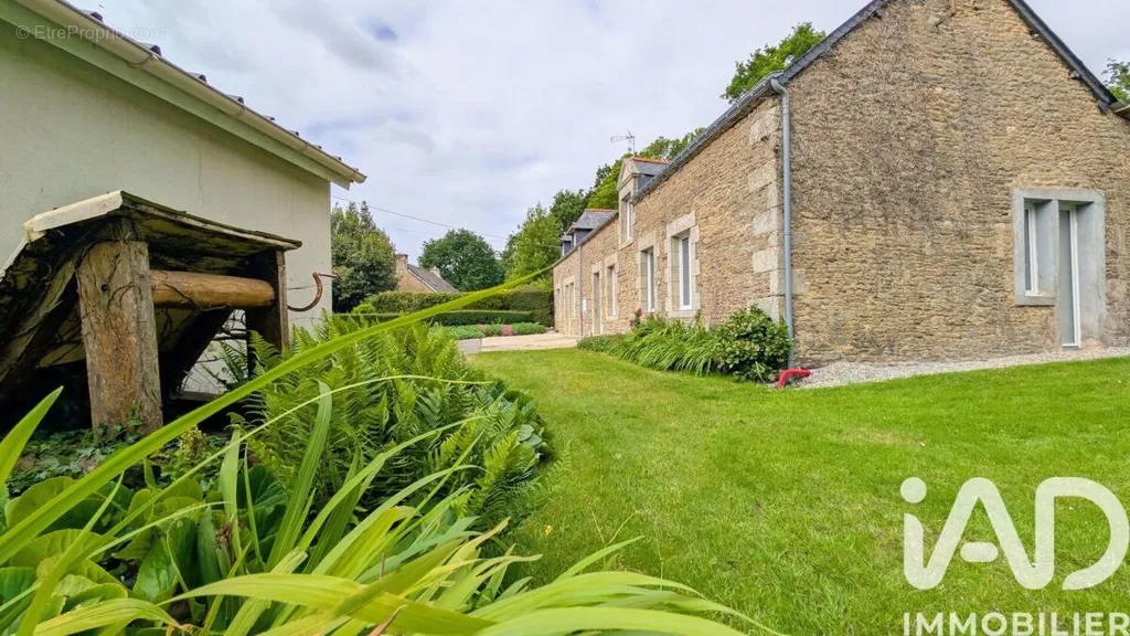Maison 7 pièces à Radenac