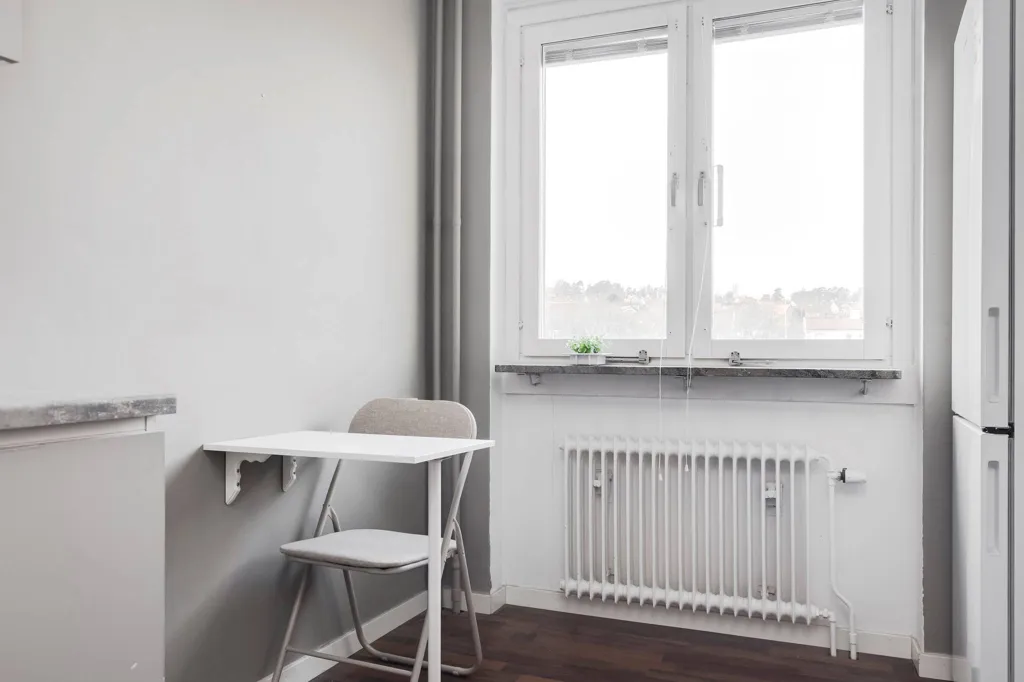 Studio - Modern Two-Bedroom Flat with South-Facing Balcony