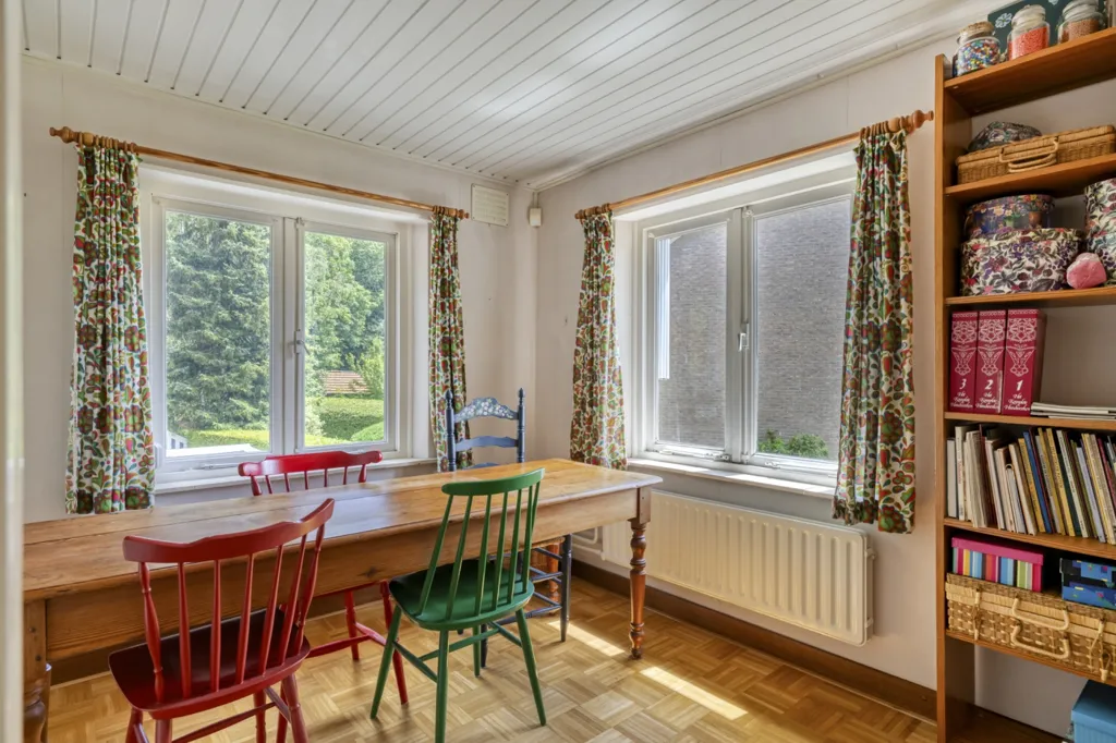 Söögituba - Free-Standing House with Garden in Breda