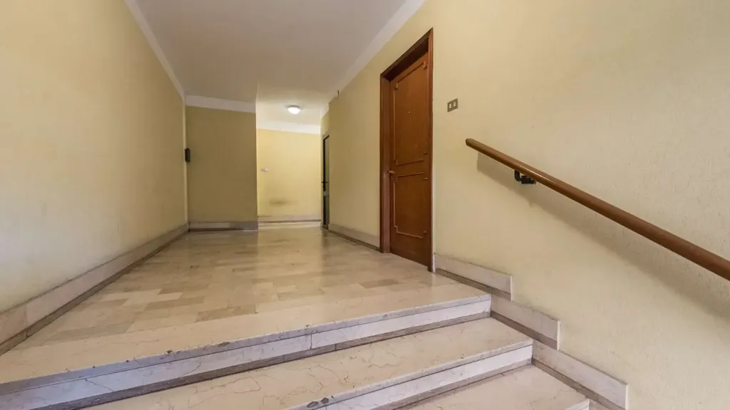 hallway_entrance