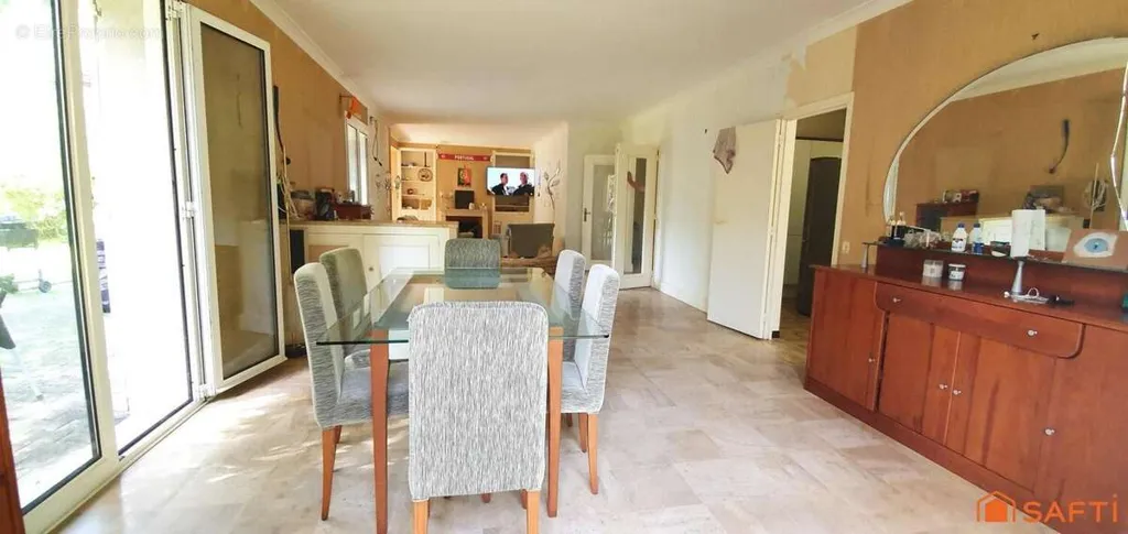 Salle à manger - Maison Familiale avec Parc à Lisieux