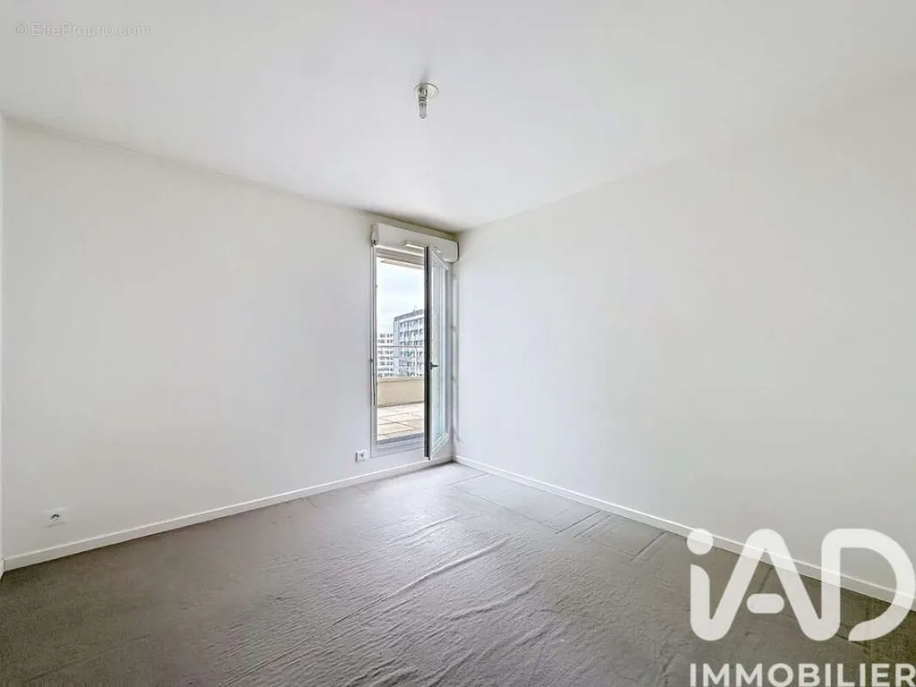 Toad - Apartment with Large Terrace in Chelles Centre