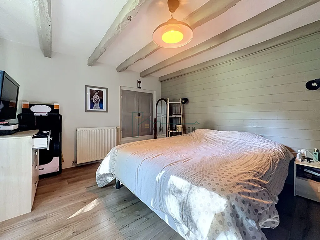 Chambres - Ensemble Immobilier avec Grange dans un Cadre Verdoyant
