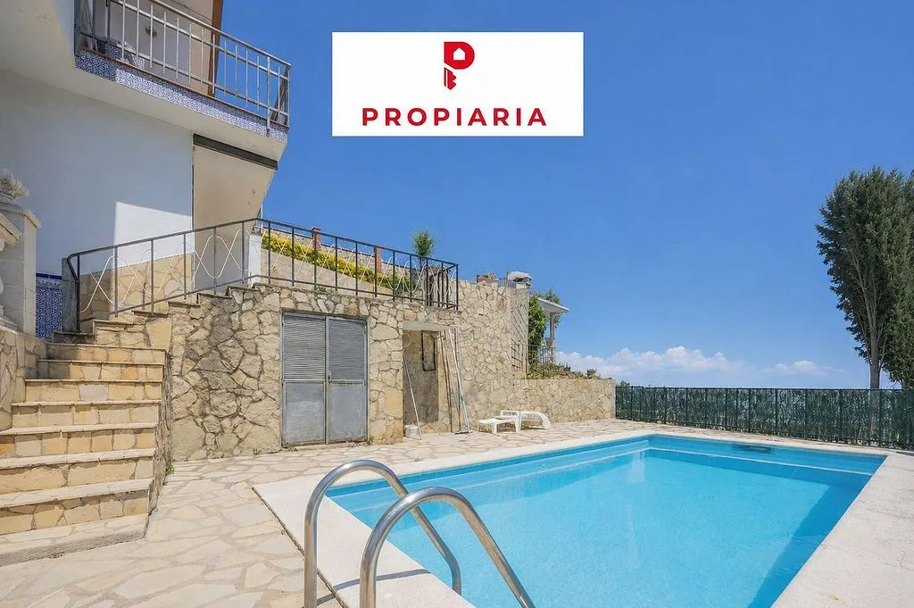 Pool - Chalet with Pool and Terrace in Corbera de Llobregat