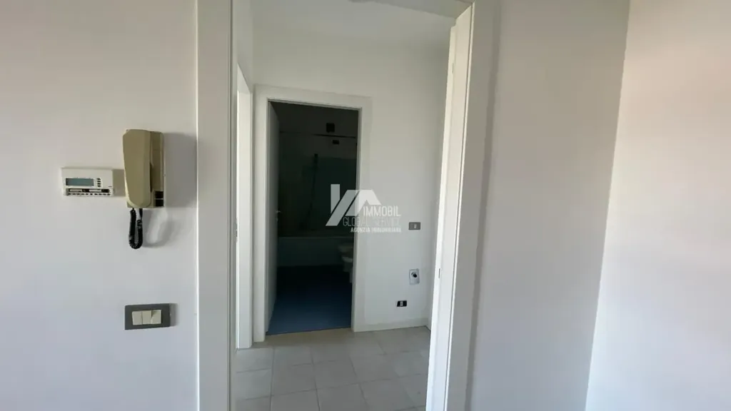 Entrée - Modernised Two-Bedroom Apartment in Brescia