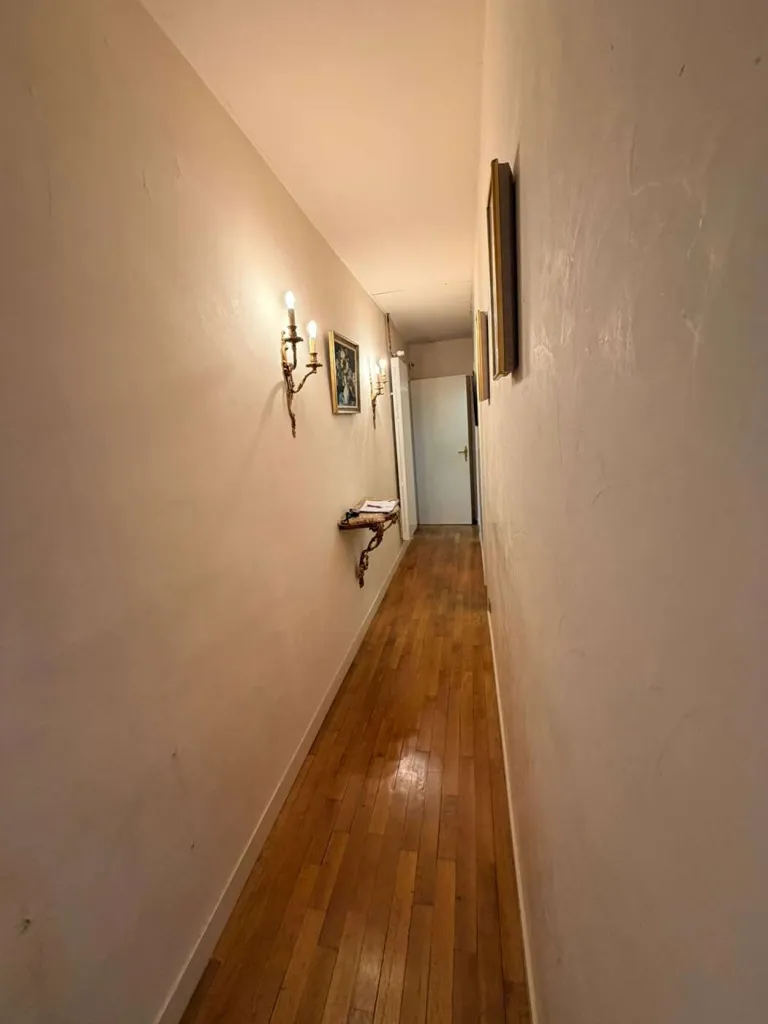 Esik - Apartment with Period Features in Rennes