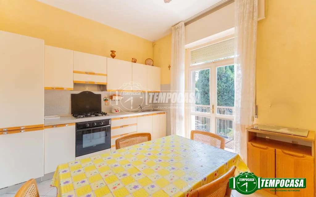 Cuisine - Trilocale with Balcony in Mesero