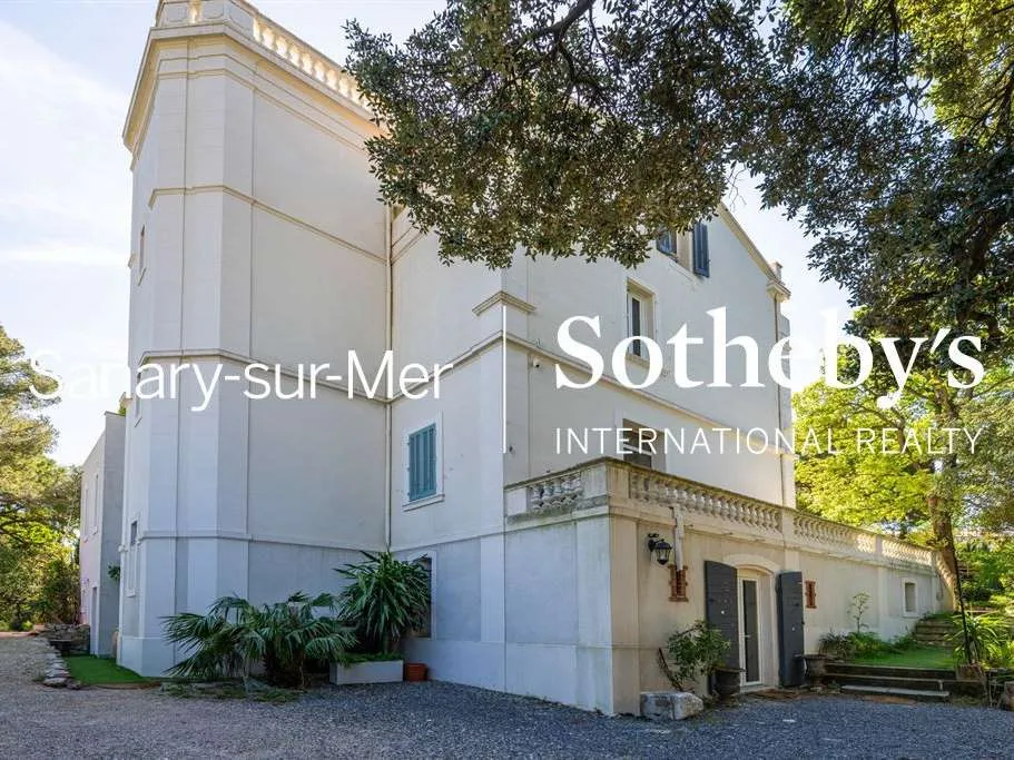 Esterno - Mansion with Pool in Toulon's Prime Location