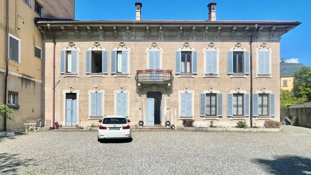 Exterior - Historic Villa with Private Garden in Intra