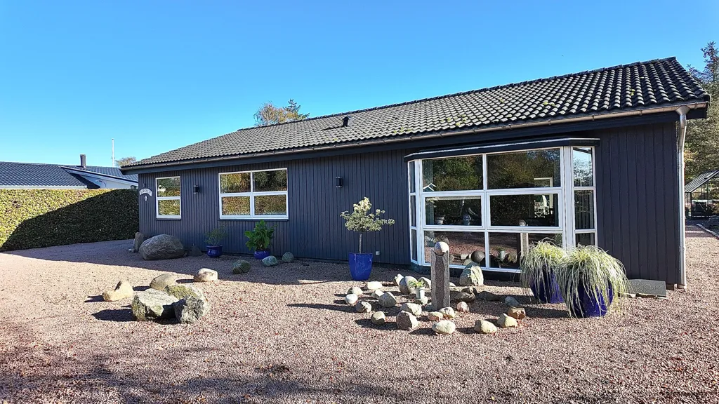 Esterno - Well-Built Summerhouse with Garden in Skellet