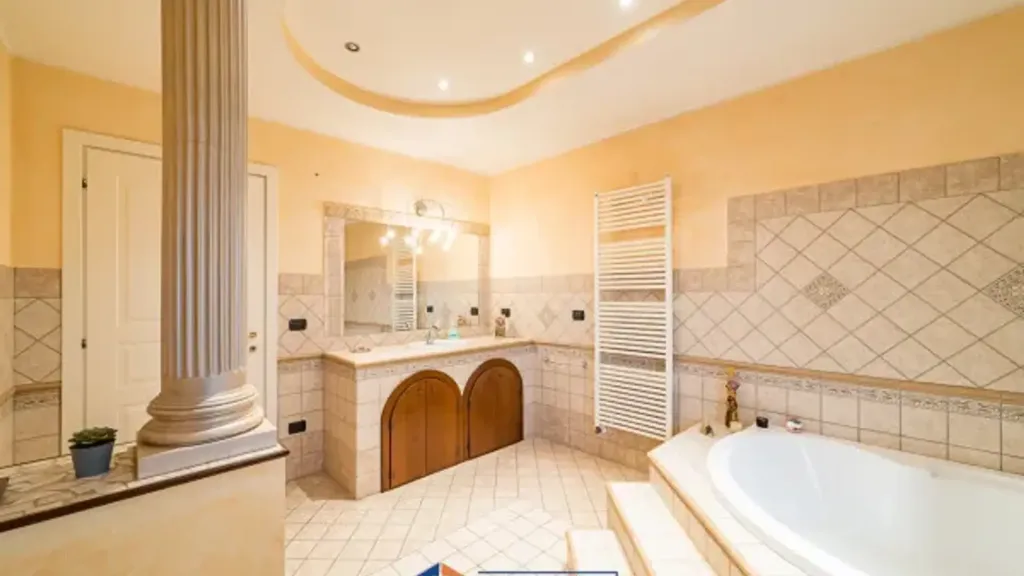 Bathrooms - Rustic Villa with Private Garden in Genola