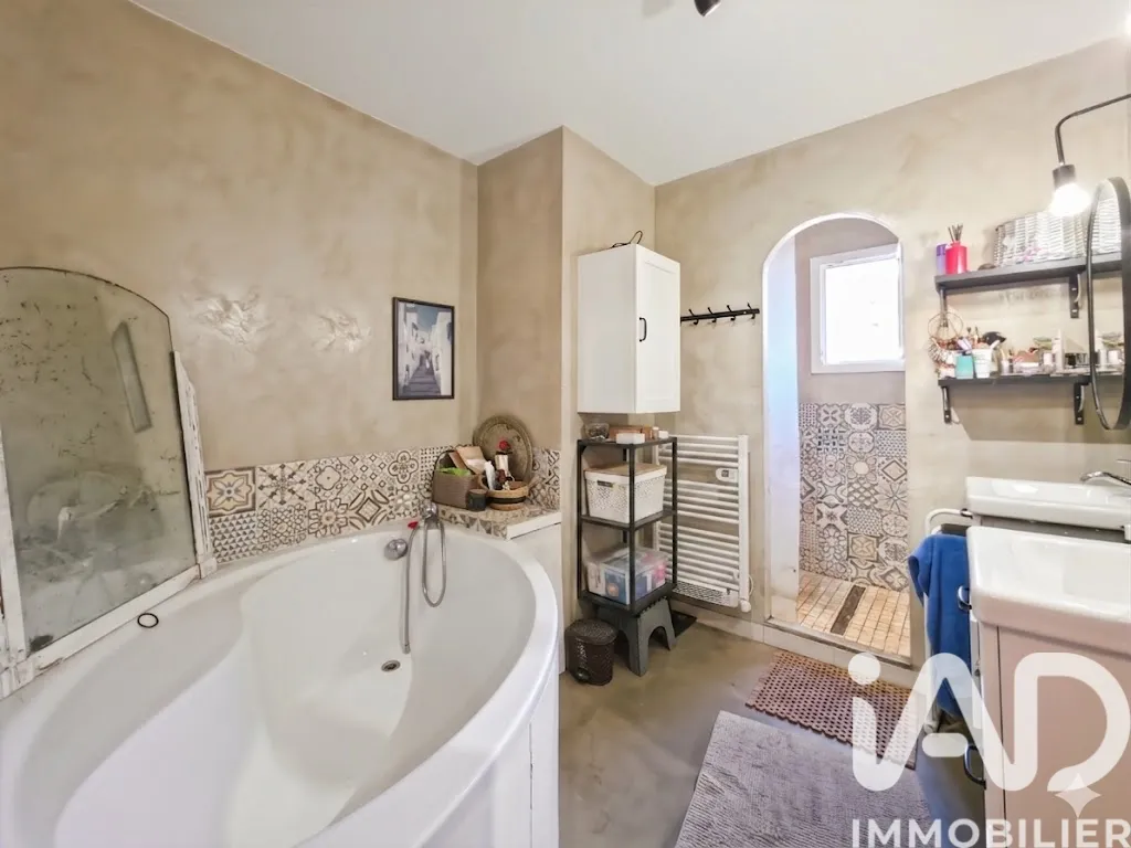 Salles de bain - Maison avec Piscine et Gîtes à Sérignan
